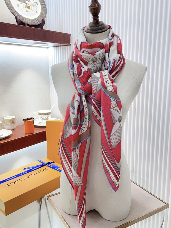 VIP recommended, LV perfect quality   soft . Hand feel are doing very well (design highlights a lot of very heavyweight)   heavyweight official website latest models. Customized grade fabric. Gives the scarf more very ea