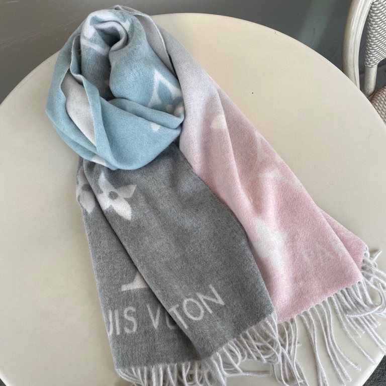 Louis Vuitton - REYKJAVIK GRADIENT Gradient Cashmere Scarf  official website 8500 LV can indeed be heirloom, so the classic in the classic, this scarf is based on the classic Louis Vuitton styles, two soft gradient color