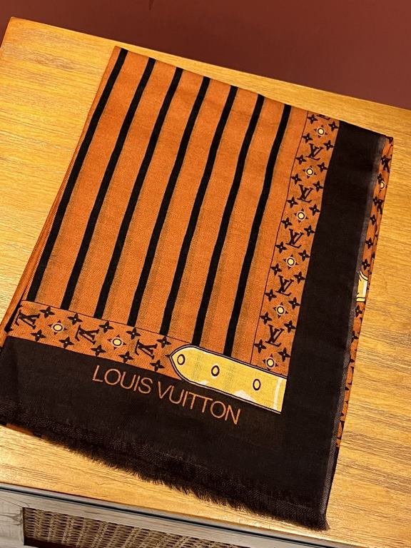 2023 Spring limited series of pop-ups arrived LV original single authentic. Early fall staple models. Wear Le Tout Paris long scarf LV bags and the bottom of the logo rich details, more feminine charm. The real hall of f