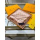 Silk new  counter synchronization   genuinely praise   donkey home [V brand logo silk 90] silk square scarf, Fall For You 90 mulberry silk square scarf with Monogram pattern as the background, in the V logo on top of the