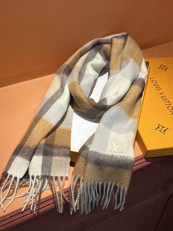 Price   heavy recommended  LV new - couple models cashmere scarf   perfect selection of superior cashmere fibers, time-consuming and exhausting, and then soaked in clear spring water polyester, so that cashmere fibers pr