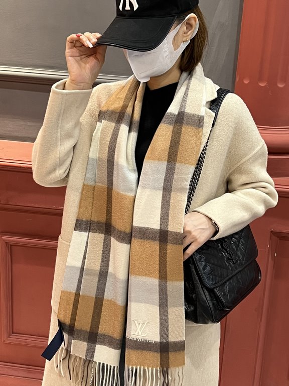 Price   heavy recommended  LV new - couple models cashmere scarf   perfect selection of superior cashmere fibers, time-consuming and exhausting, and then soaked in clear spring water polyester, so that cashmere fibers pr