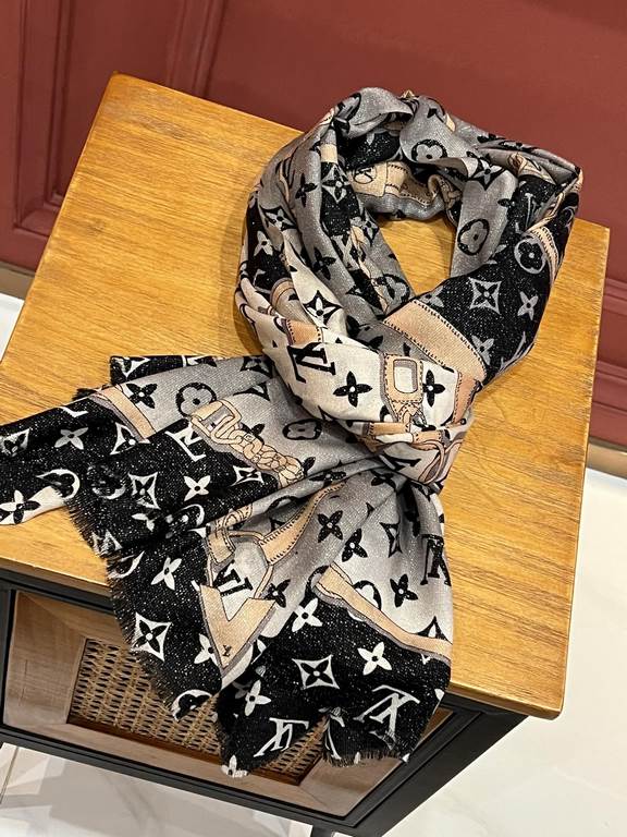 Will glow bright scarf 2023 spring new limited series popping to la LV original single authentic. Early fall staple models. Wear Le Tout Paris long scarf LV bags and the bottom of the logo rich details, more feminine cha