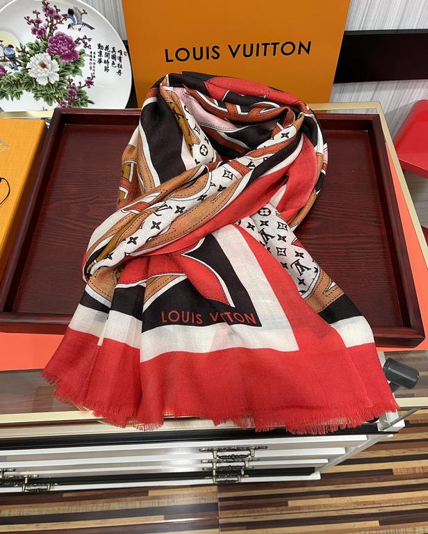 New LV 2023 latest models   top design is too beautiful, truly awesome   [double-sided ring velvet long scarf]    physical genuinely beautiful   shawl with prints      regardless of the design of the airbrush are very in