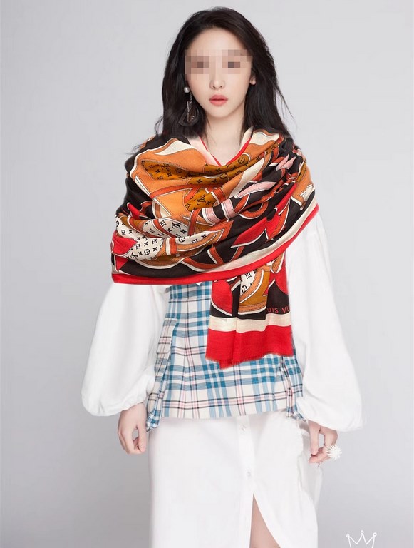 New LV 2023 latest models   top design is too beautiful, truly awesome   [double-sided ring velvet long scarf]    physical genuinely beautiful   shawl with prints      regardless of the design of the airbrush are very in