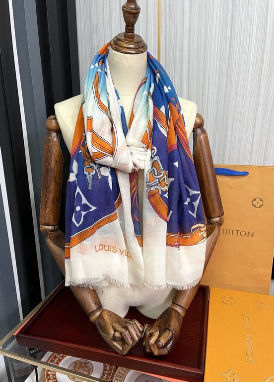 New LV 2023 latest models   top design is too beautiful, truly awesome   [double-sided ring velvet long scarf]    physical genuinely beautiful   shawl with prints      regardless of the design of the airbrush are very in