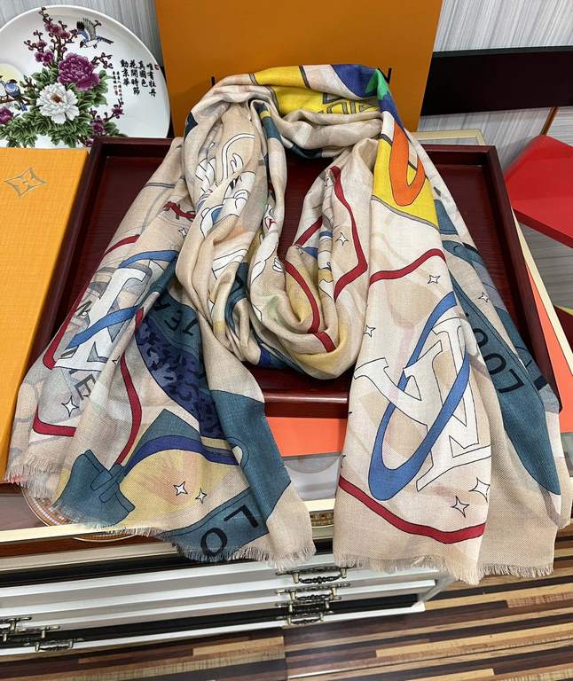 on the new LV2023 latest models, too beautiful to the heart   [L family series of 300 cashmere long scarf] in kind truly beautiful   shawl with print   regardless of the design of the airbrush are very well in place   de