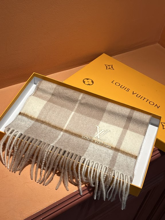 Price   heavy recommended  LV new - couple models cashmere scarf   perfect selection of superior cashmere fibers, time-consuming and exhausting, and then soaked in clear spring water polyester, so that cashmere fibers pr