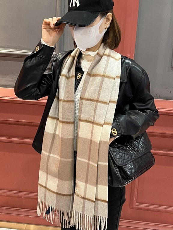 Price   heavy recommended  LV new - couple models cashmere scarf   perfect selection of superior cashmere fibers, time-consuming and exhausting, and then soaked in clear spring water polyester, so that cashmere fibers pr