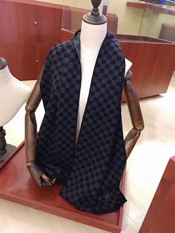 Super fancy very stable    our men's scarves and buy and cherish ~~ men's models are really rare, only a few models a year, are export orders so it is more difficult to meet. Men's things pay attention to less but fine, 