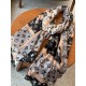 Lv's new chain   print with the classic Monogram pattern and many of Louis Vuitton's signature design elements give this new scarf an enduring fashionable appeal. This scarf will add a touch of sophistication to classic 