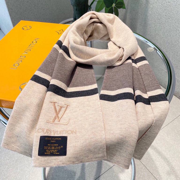 Explosive models on the new couples models     LV exclusive cattle goods   Luxury is all between the size, high-end quality   with super high cashmere quality to be favored by this brand   this boutique is the market and