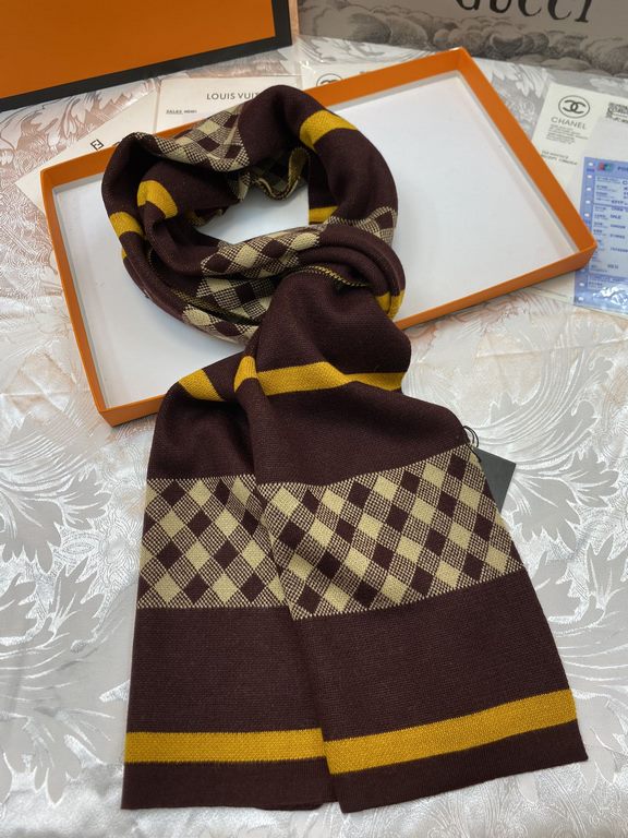 price(Ba Baoli) super neutral very stable    our men's scarves and buy and cherish ~~~ men's models are really few, a year is only a few models, are export orders so it is more difficult to meet. Men's things pay attenti