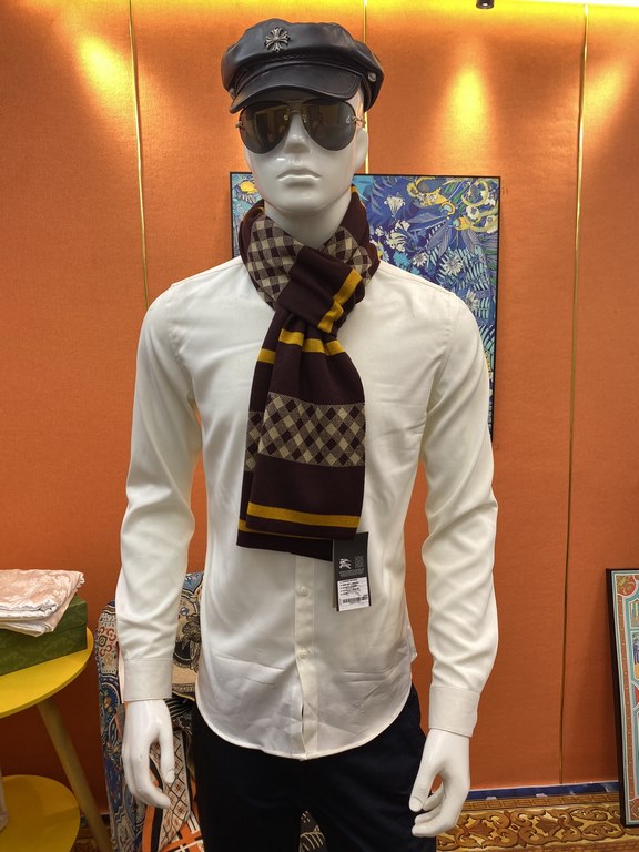 price(Ba Baoli) super neutral very stable    our men's scarves and buy and cherish ~~~ men's models are really few, a year is only a few models, are export orders so it is more difficult to meet. Men's things pay attenti