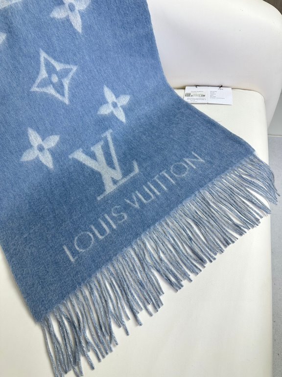 The price comes with the full box in the picture! Lv Donkey #          Reversible Cashmere ScarfA scarf that will last a lifetime. A classic that will never go out of style.The cashmere material is not at all tangled You