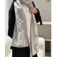 Price 『  Warm and chic. Good quality to the surprise of the fall and winter! White rich beauty temperament.LV this scarf is super practical and good looking ah!!!! Very heavy craft, double-sided different color wool knit