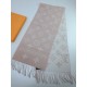 that   Simple letter combination2022 Counter New WoolSimply L's scarf amplifies the classic Monogram pattern across the entire width, illustrating the design heritage while brightening up the focus of everyday wear, with