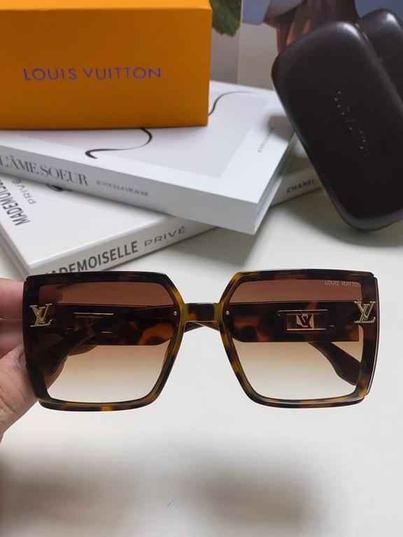 Lv Louis Vuitton 2024 new hollowed out polarized sunglasses women show face small fashion large frame sunglasses UV protection lightweight net red glasses for men and women