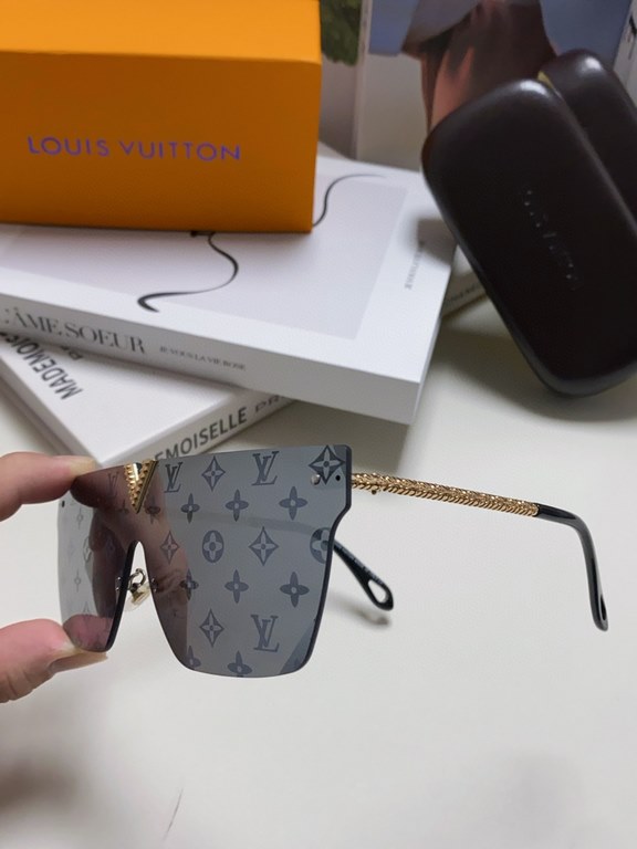 Lv Louis Vuitton New full print letters one piece sunglasses women sunscreen 2024 new sunglasses for men and women UV protection premium ins