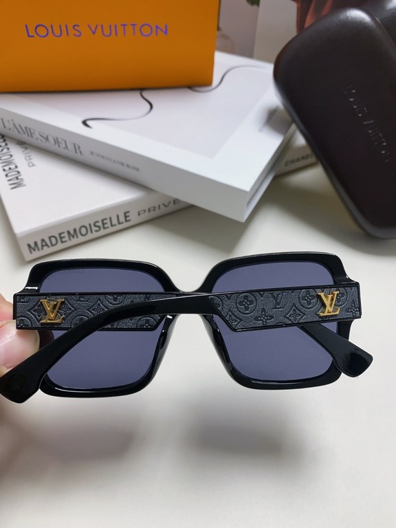 LV Louis Vuitton 2024 new women's square frame sunglasses driving sunglasses new sunglasses fashionable and generous comfortable and lightweight exquisite luxury ultra-lightweight