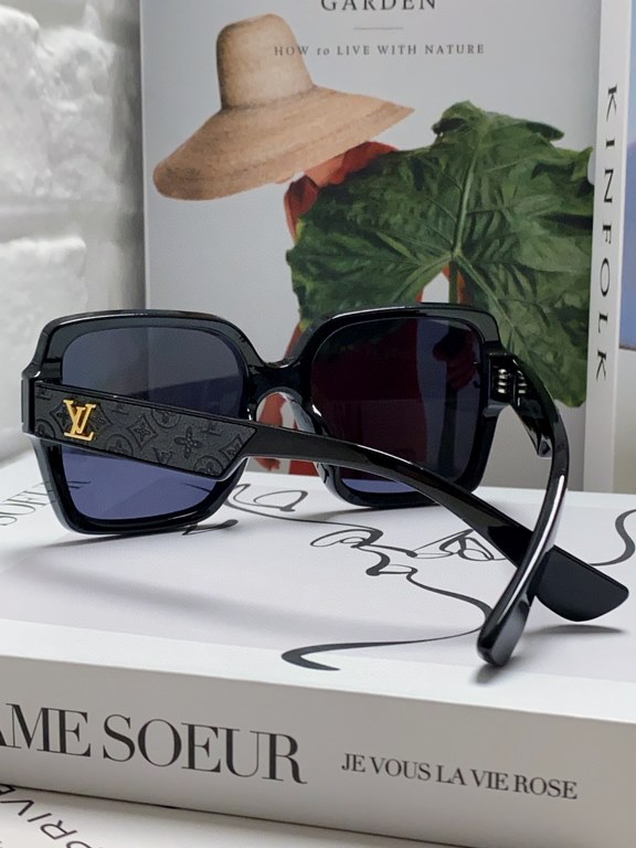 LV Louis Vuitton 2024 new women's square frame sunglasses driving sunglasses new sunglasses fashionable and generous comfortable and lightweight exquisite luxury ultra-lightweight