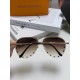 Lv Louis Vuitton New metal rivets large frame sunglasses Europe and the United States ladies sunglasses fashion toad sunglasses sunglasses retro