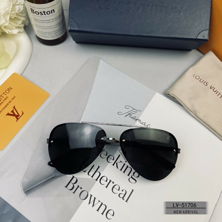 . [Louis Vuitton France-LV]. . [Polaroid Resin Polarized Lenses]  .  . [Metal frames are lightweight and comfortable to wear]  . [size 60-13-148,] .  . [  new men's   sunglasses to reduce the burden of glare, blocking ha