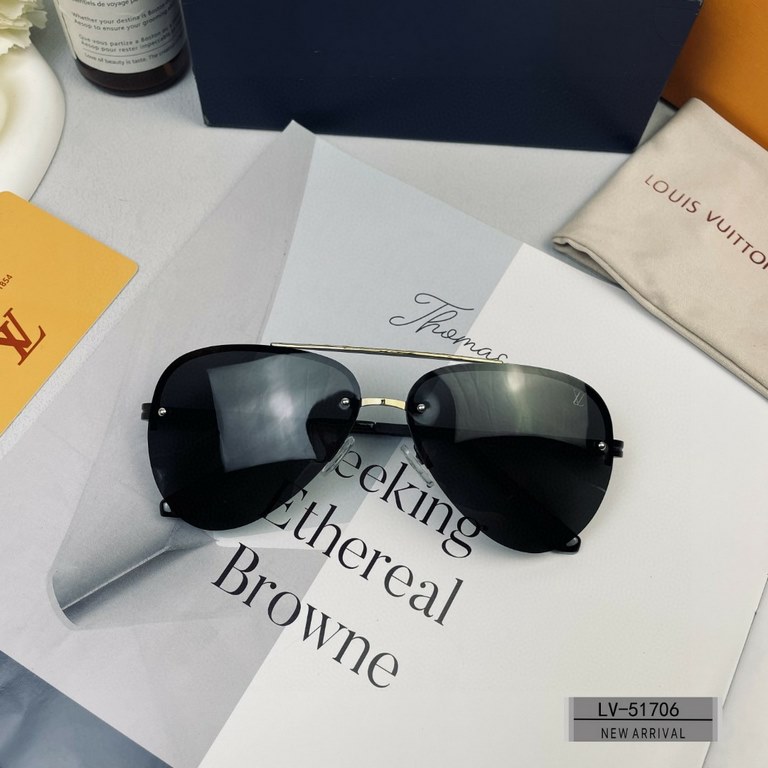 . [Louis Vuitton France-LV]. . [Polaroid Resin Polarized Lenses]  .  . [Metal frames are lightweight and comfortable to wear]  . [size 60-13-148,] .  . [  new men's   sunglasses to reduce the burden of glare, blocking ha