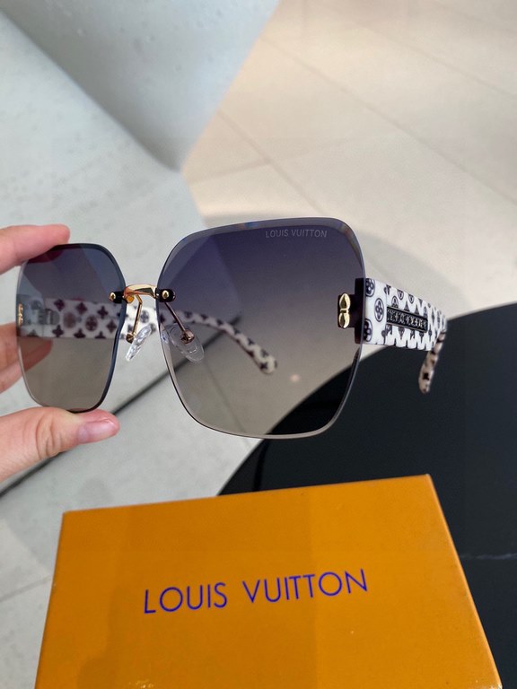 Plv [TR Polarized Series].2024 New Polarized Sunglasses Style Multi .The classic square frame design is not picky about face shape, and it is very elegant whether it is paired with a coat or a dress.Polarized Sunglasses 