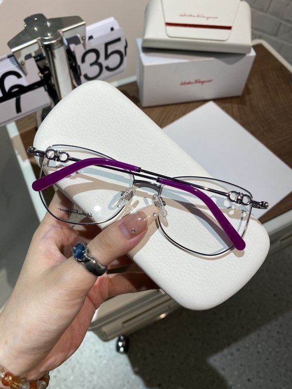 Salvatore ferragam Ferragam SF2214 polygonal frame myopia glasses  Plain glasses High quality Not picky face Know the goods to come Size 55-16-145 Women's Eyeglasses