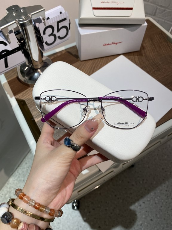 Salvatore ferragam Ferragam SF2214 polygonal frame myopia glasses  Plain glasses High quality Not picky face Know the goods to come Size 55-16-145 Women's Eyeglasses