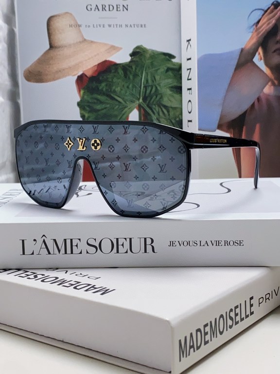 Lv Louis Vuitton 24 new net red women's sunglasses men and women fashion Europe and the United States anti-ultraviolet sunglasses