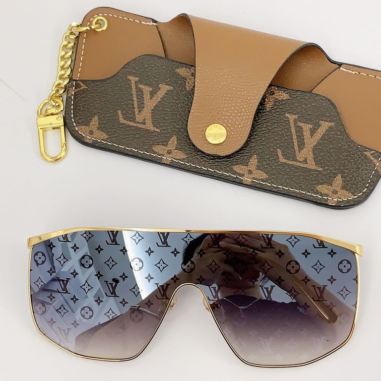 This year's latest fashion runway models Model Z1717UAlphabet Print Premium One-piece Sunglasses The most classic Louis Vuitton monogram LogoLuxurious four-leaf clover engraving.