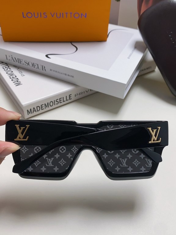 LV Louis Vuitton European and American large frame one-piece sunglasses Wang Hedi the same street beat tide cool glasses fashion inlaid diamond square men and women sunglasses