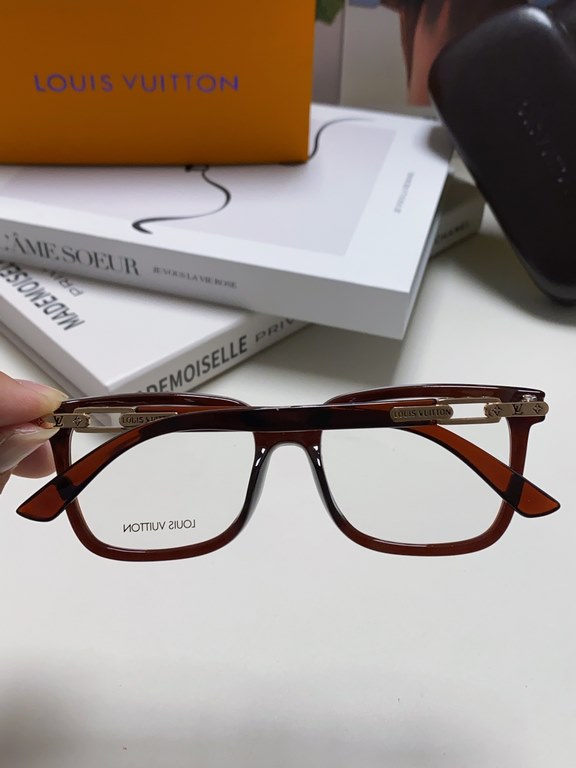 Lv Louis Vuitton 2024 new Wang Yibo Yang Yang Yu Wenle the same glasses frame men retro large face anti-blue light myopia glasses frame Men and women universal optical frame