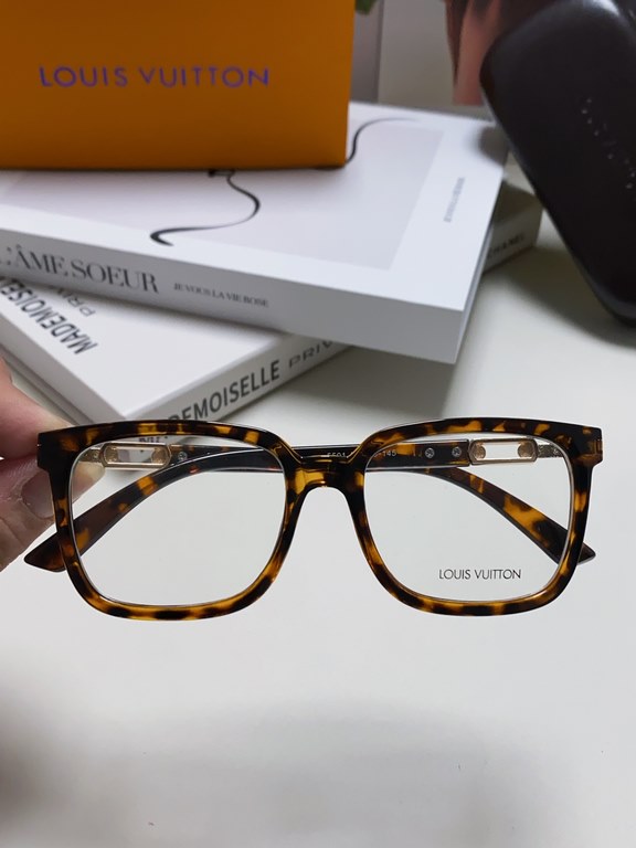 Lv Louis Vuitton 2024 new Wang Yibo Yang Yang Yu Wenle the same glasses frame men retro large face anti-blue light myopia glasses frame Men and women universal optical frame