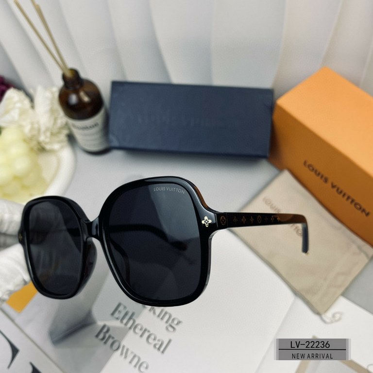 . [Louis Vuitton - LV . [Polaroid Resin Lenses . [PC frames are lightweight and comfortable to wear] . [size 65-13-145]. . [   new sunglasses to reduce the burden of glare, star models, blocking harmful light radiation, 