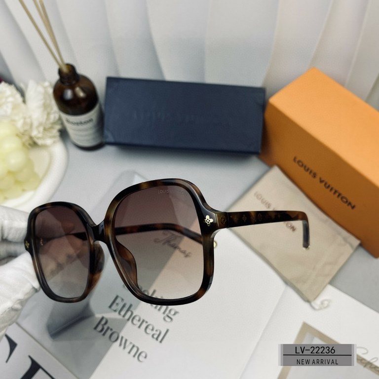 . [Louis Vuitton - LV . [Polaroid Resin Lenses . [PC frames are lightweight and comfortable to wear] . [size 65-13-145]. . [   new sunglasses to reduce the burden of glare, star models, blocking harmful light radiation, 