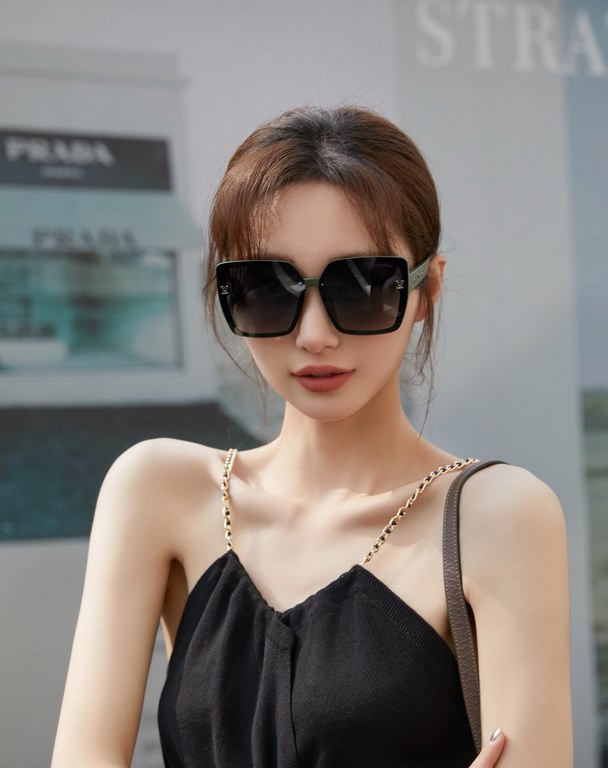 LV sunglasses tide official website model with models [Rose] [Rose] four-leaf clover   exquisite personality design simple fashion high quality worth having absolutely tide explosion throughout the summer new models L261