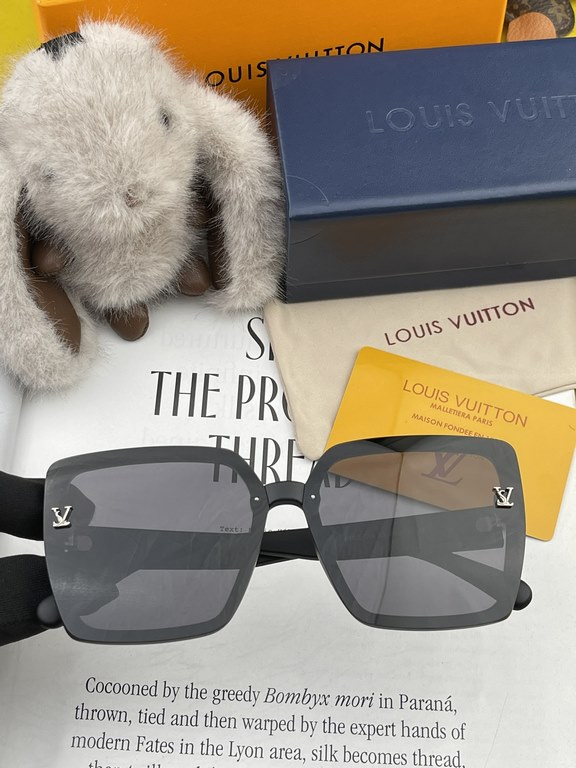 LV sunglasses tide official website model with models [Rose] [Rose] four-leaf clover   exquisite personality design simple fashion high quality worth having absolutely tide explosion throughout the summer new models L261