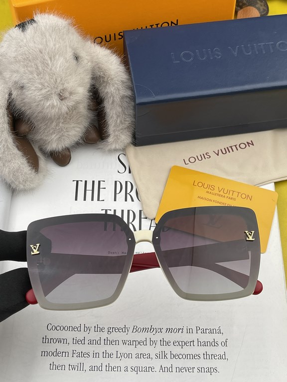 LV sunglasses tide official website model with models [Rose] [Rose] four-leaf clover   exquisite personality design simple fashion high quality worth having absolutely tide explosion throughout the summer new models L261