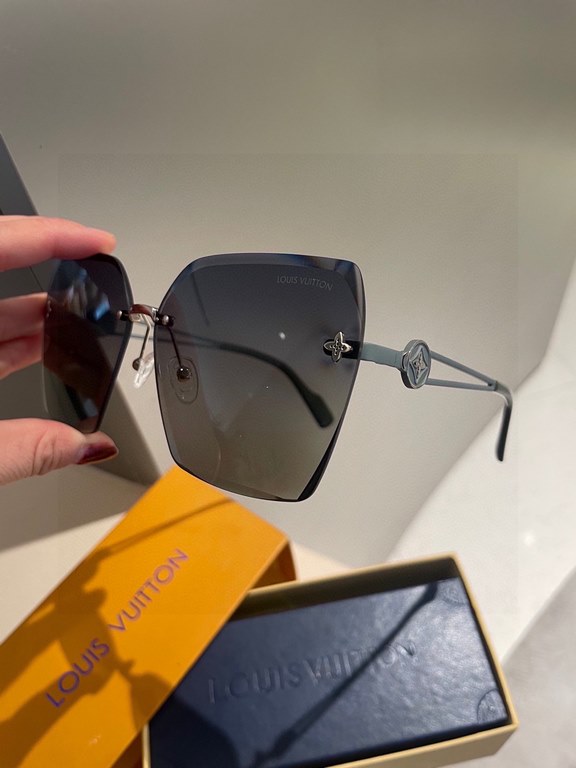 Plv [TR Polarized Series].2024 New Polarized Sunglasses Style Multi .Classic square frame design, not picking face shape, whether with a coat or a dress are very temperament.Polarized Sunglasses for UV Prevention with 61