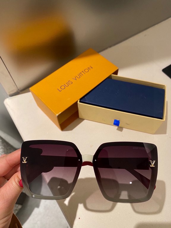 Plv [TR Polarized Series].2024 New Polarized Sunglasses Style Multi .Classic square frame design, not picking face shape, whether with a coat or a dress are very temperament.Polarized Sunglasses for UV Prevention with 61