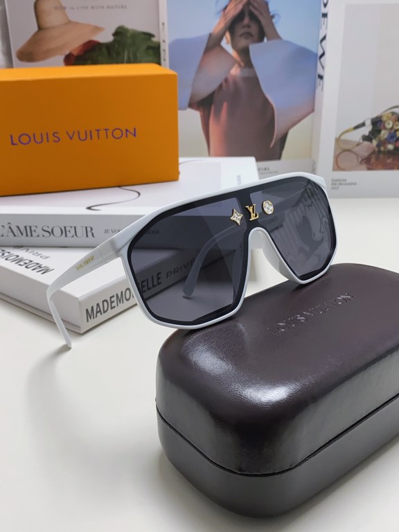 Lv Louis Vuitton 24 new net red women's sunglasses men and women fashion Europe and the United States anti-ultraviolet sunglasses