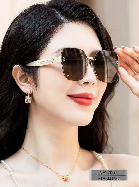 . [Louis Vuitton - LV . [Polaroid Resin Lenses . [TR Frames Lightweight and Comfortable to Wear] . [size 65-13-145] . [   new sunglasses to reduce the burden of glare, star models, blocking harmful light radiation, trave