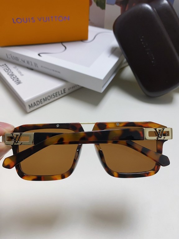 Lv Louis Vuitton star with the same sunglasses men and women Liu Zhuhong sunglasses tide driving mirror UV protection concave modeling Men and women universal