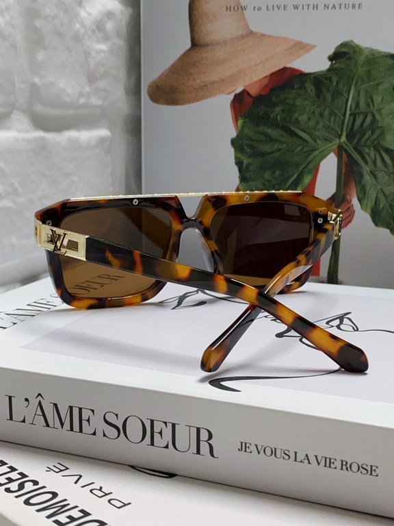 Lv Louis Vuitton star with the same sunglasses men and women Liu Zhuhong sunglasses tide driving mirror UV protection concave modeling Men and women universal