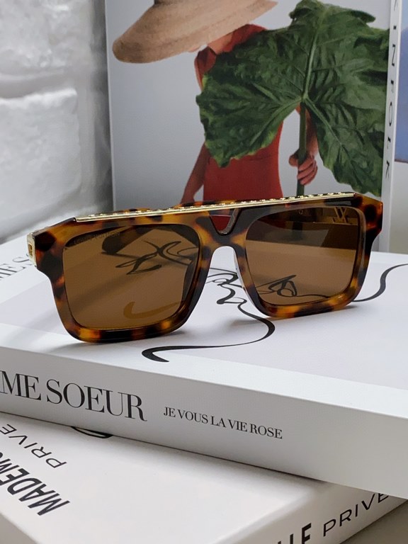 Lv Louis Vuitton star with the same sunglasses men and women Liu Zhuhong sunglasses tide driving mirror UV protection concave modeling Men and women universal