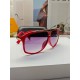 lv Louis Vuitton large frame sunglasses sunglasses classic box design, not pick face type, whether with a coat or dress are very temperamentally polarized lenses to prevent ultraviolet rays 3 color