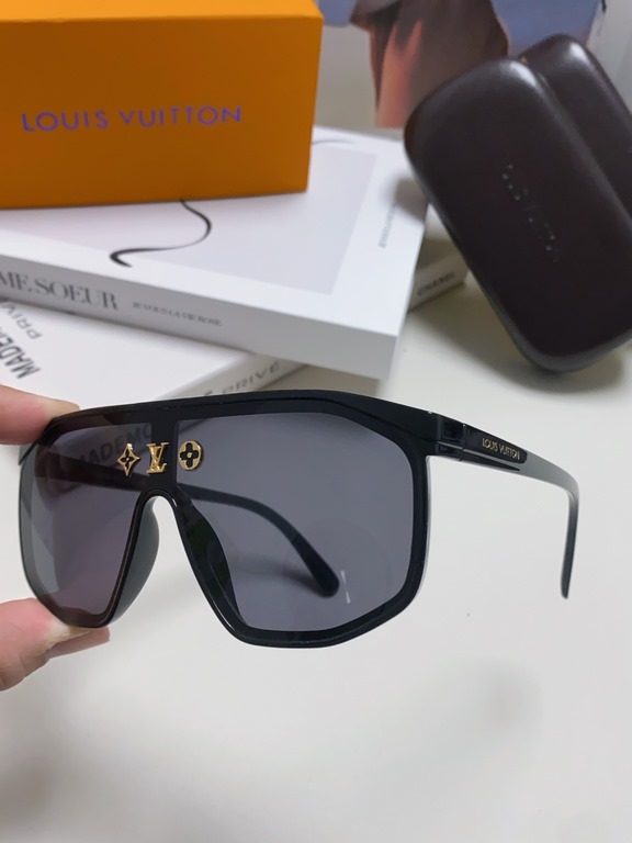 Lv Louis Vuitton 24 new net red women's sunglasses men and women fashion Europe and the United States anti-ultraviolet sunglasses